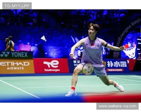 武汉羽毛球队世锦赛精彩配合点评展现团队实力与默契之美